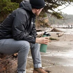 CamelBak Water Bottles Chute Mag Vacuum 20oz Stainless Bottle -GSI Outdoor Shop NAV D4